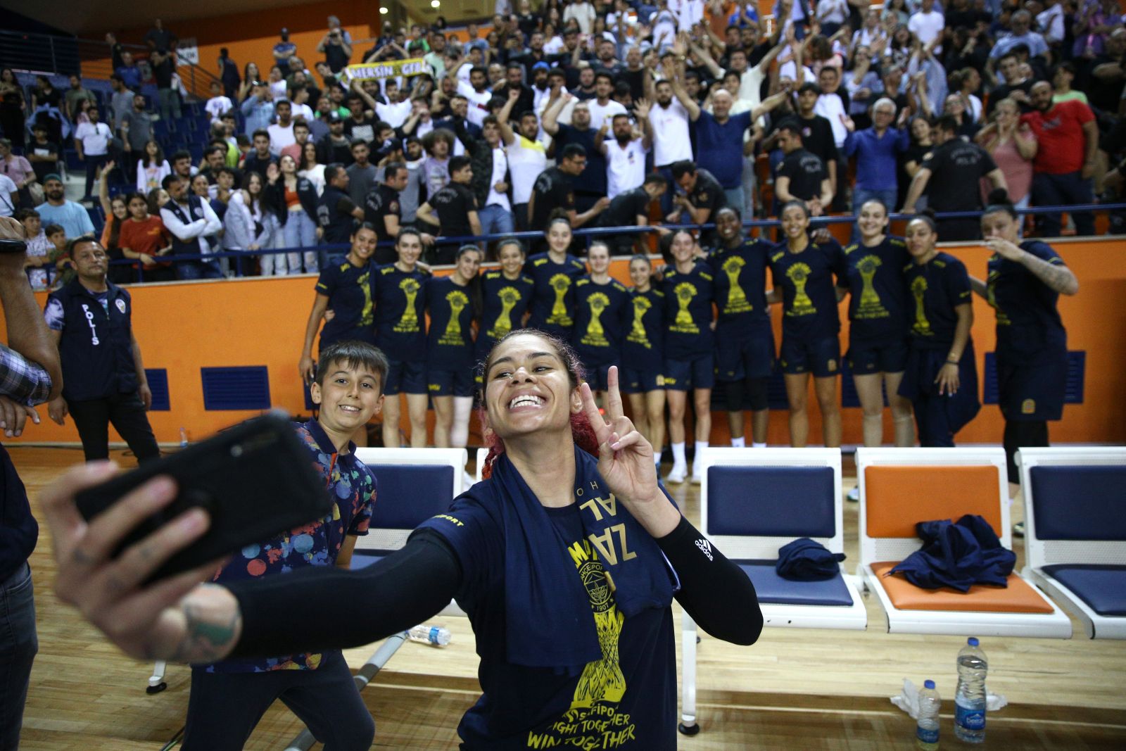 Fenerbahçe Safiport'tan ligde üst üste 4. şampiyonluk...