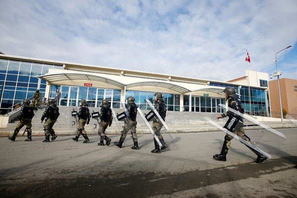 FETÖ'nün darbe girişimine ilişkin İstanbul'daki ilk dava başladı