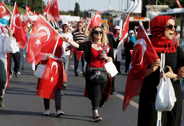 Türkiye demokrasisine sahip çıktı