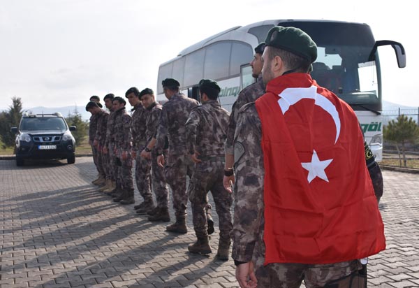 Suikastçıları yakalayan tim Afrin'e uğurlandı