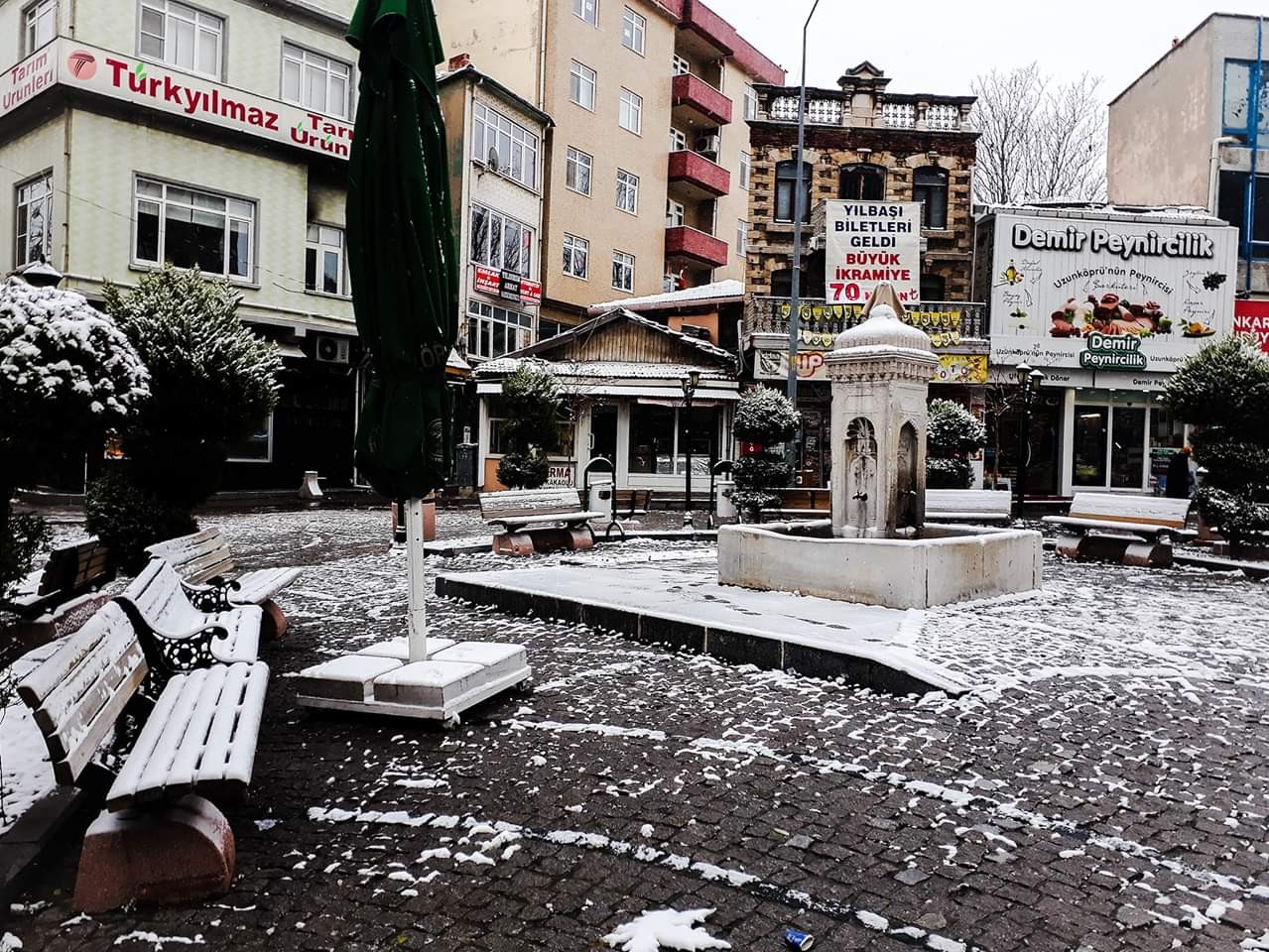 Edirne'de beklenen kar yağışı başladı