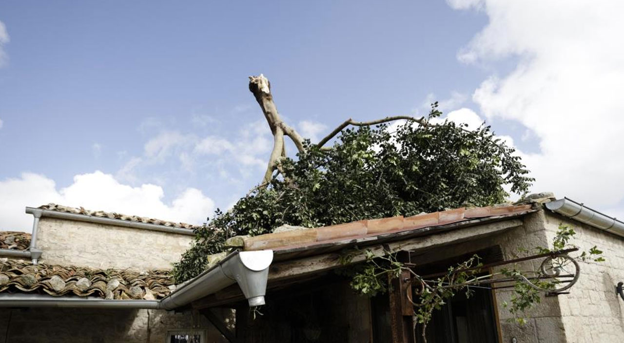 İtalya'da hortum: Can kaybı var