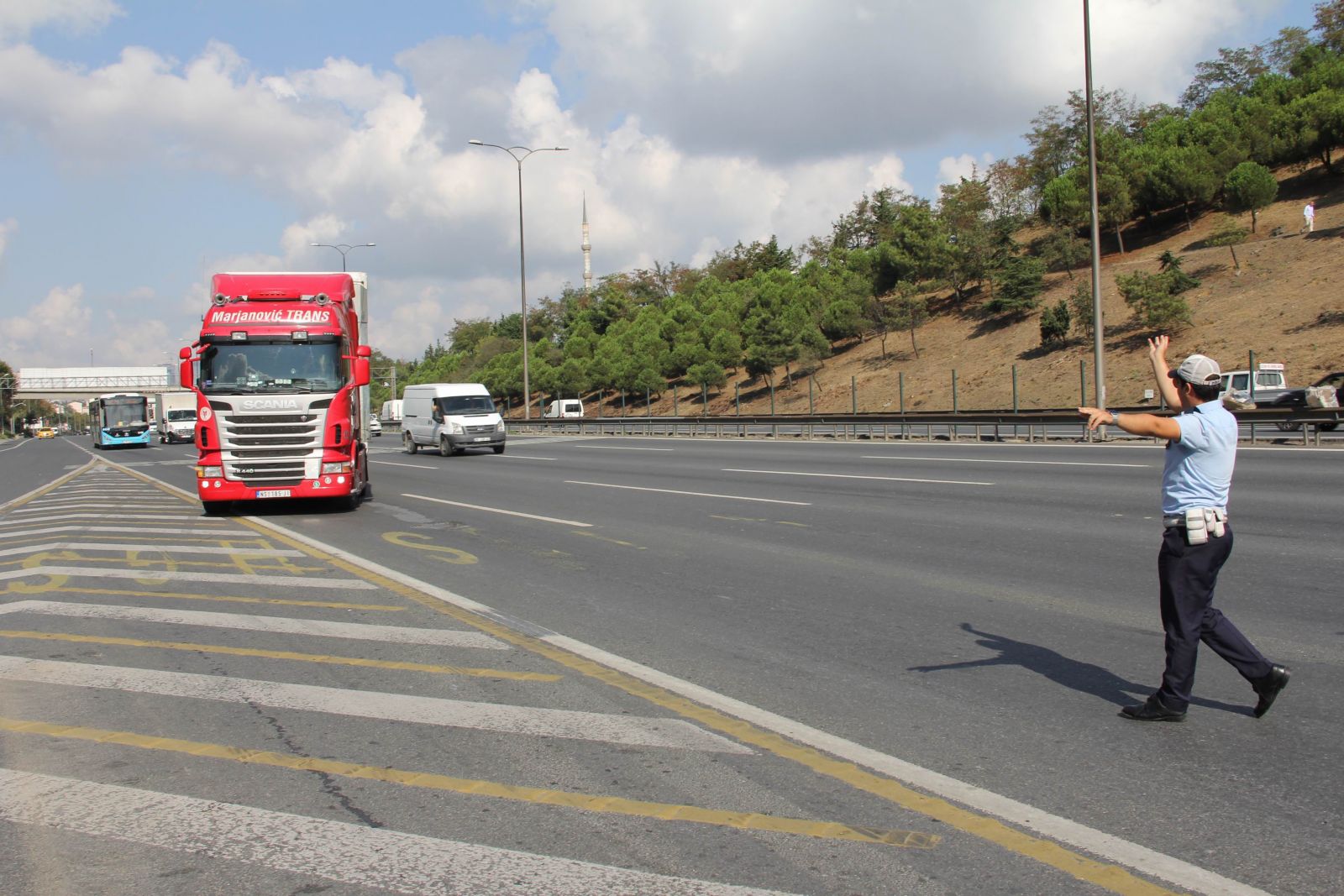 TEM otoyolunda tır, kamyon ve otobüs denetimi