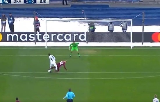 Beşiktaş'ı çıldırtan hakem kararı!