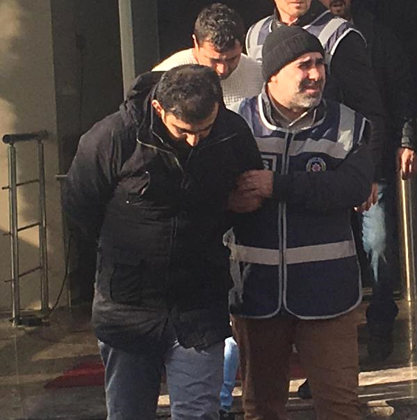 Gasp ettiklerinin parasıyla Umre'ye gitti