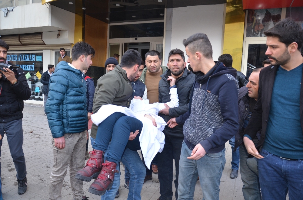 Otelde yangın çıktı, çalışanlar mahsur kaldı!