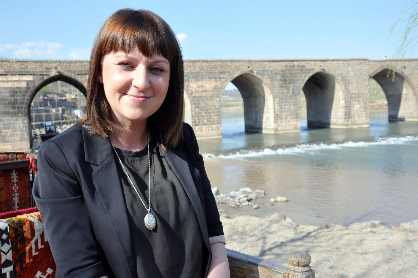 Dünyayı gezdi, Diyarbakır'a yerleşti