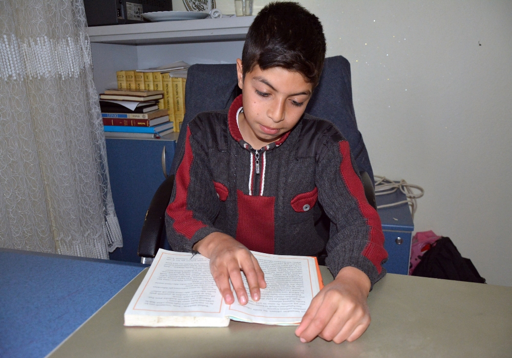 Bu çocuk her şeyi tersten anlıyor