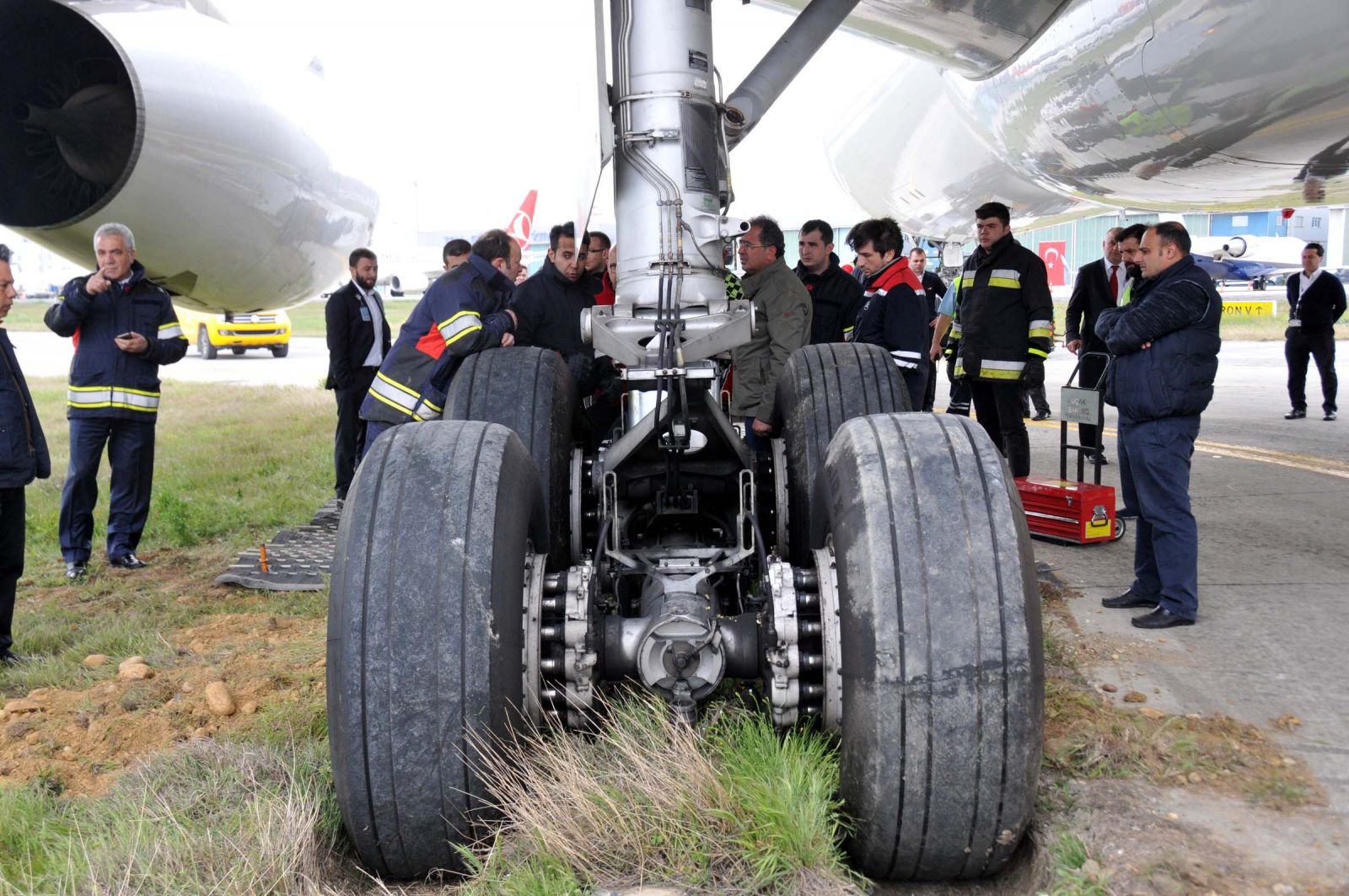 Atatürk Havalimanı’nda uçak pistten çıktı