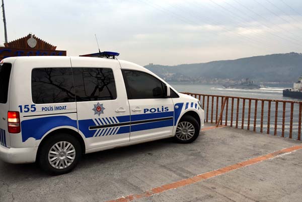 Rus savaş gemisi İstanbul Boğazı’ndan geçti