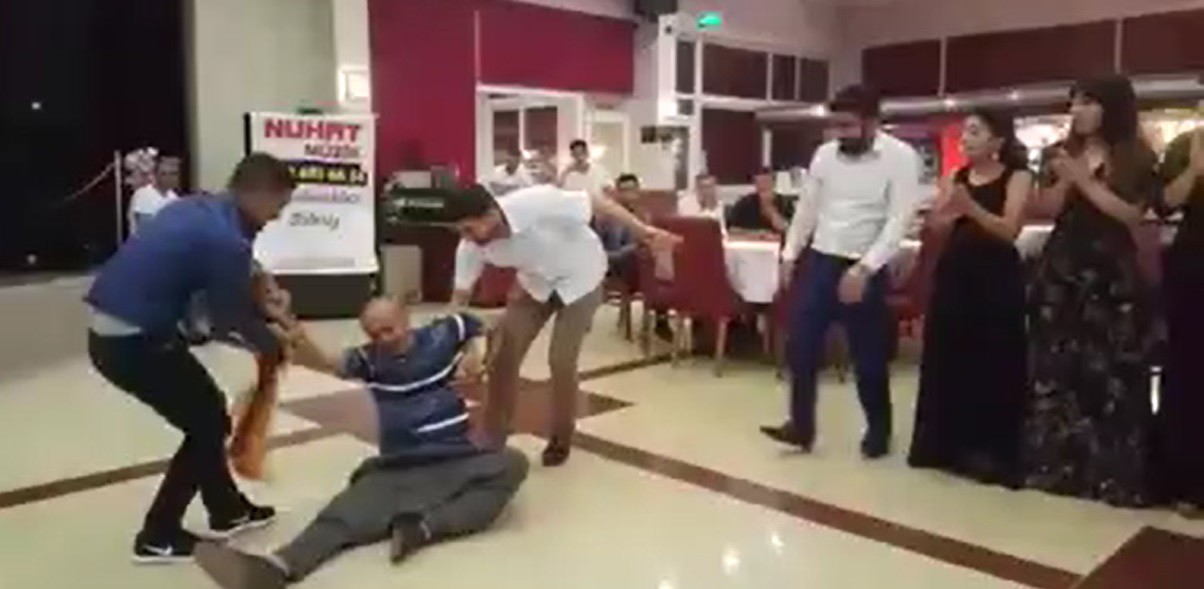 Halay sırasında kalp krizi geçiren adam öldü