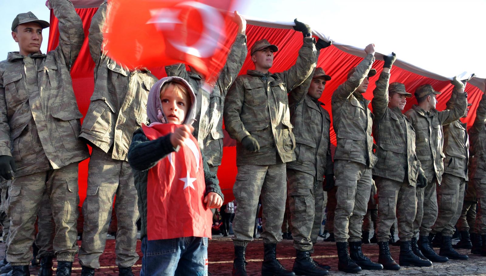 Erzurum'da on binler ecdadın anısına tabyalara yürüdü