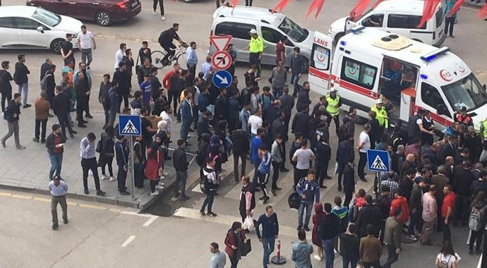 Bıçaklı kavgada yaralanan genç hayatını kaybetti