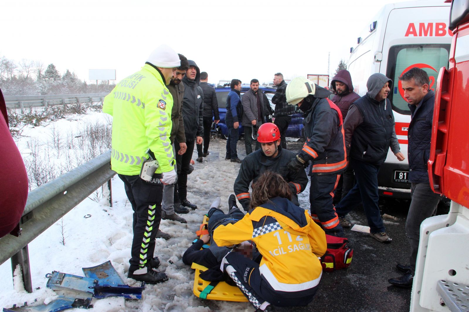 TEM'de feci kaza: 2'si ağır 4 yaralı