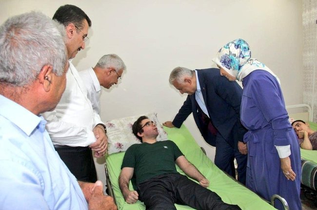 Binali Yıldırım Malatya'da Katı ailesini ziyaret etti