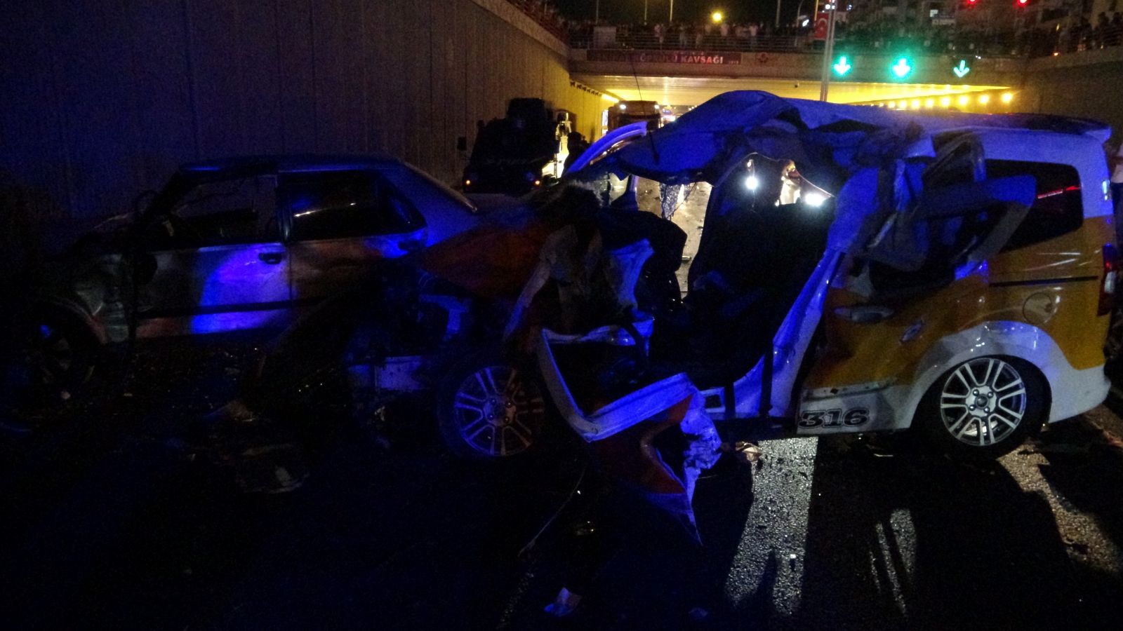 Diyarbakır'da makas terörü, ölü ve yaralılar var