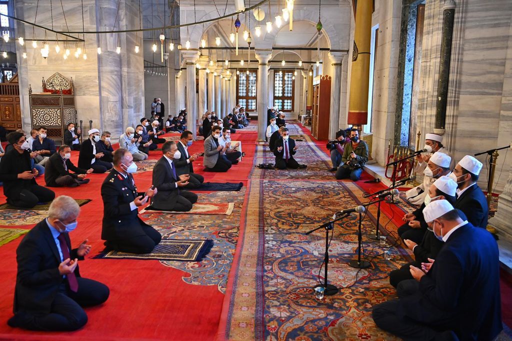 Fatih Sultan Mehmet için Fatih Camii’nde mevlit okutuldu