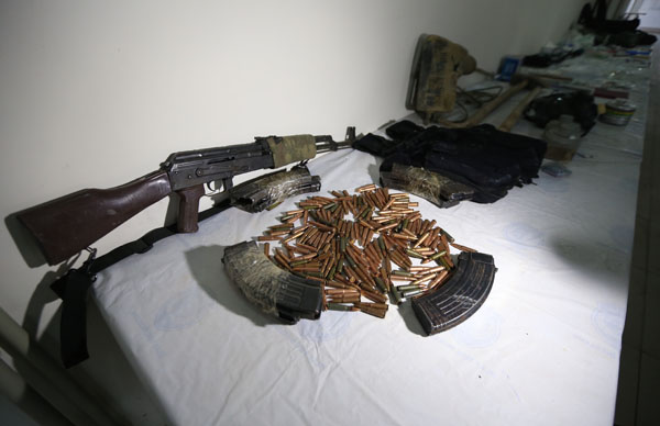 PKK'lıların ambulanstan gasp ettikleri malzemeler ele geçirildi