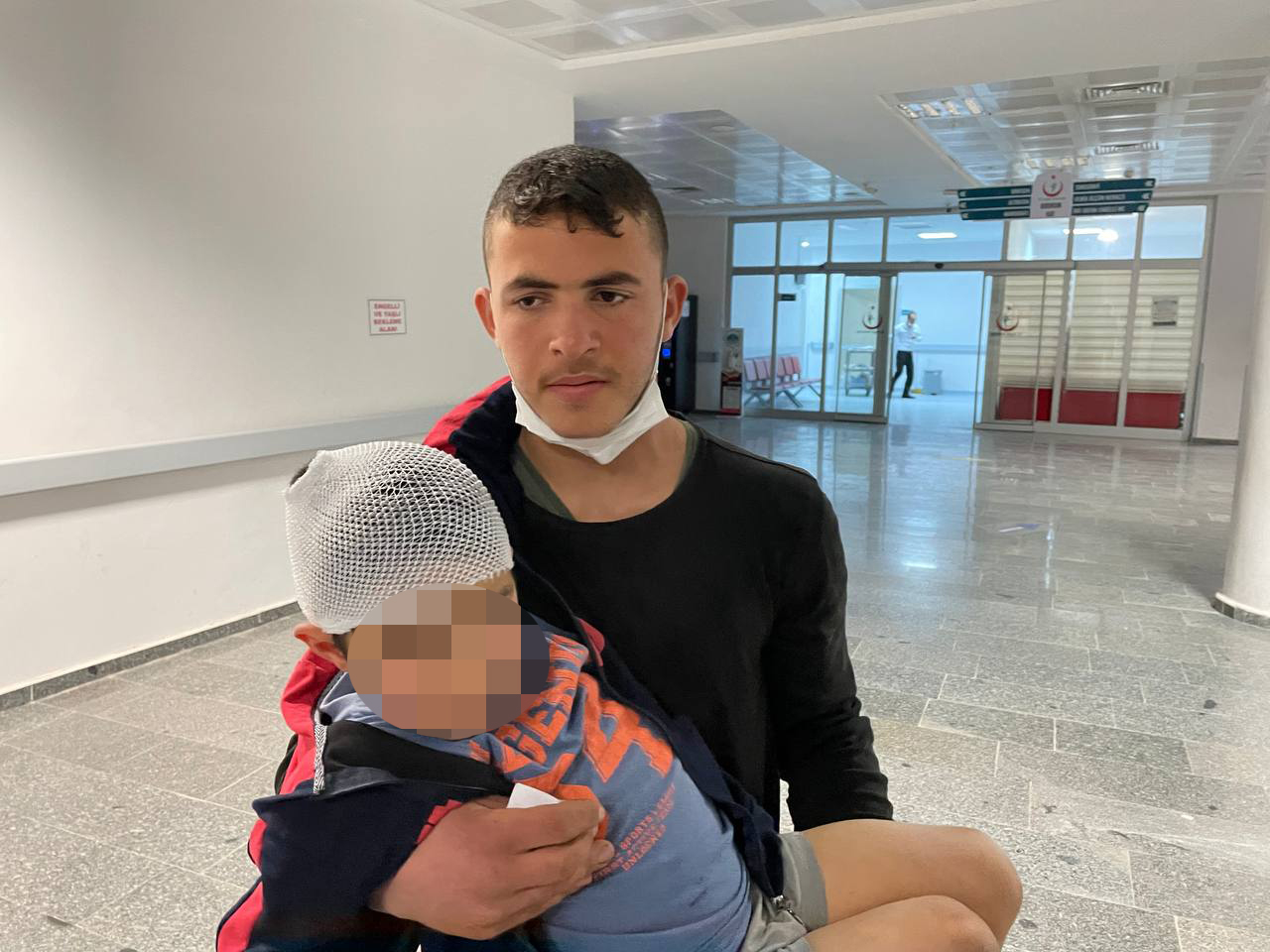 Sokak köpekleri, 6 yaşındaki çocuğa saldırdı