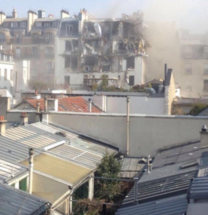 Paris'te patlama oldu!