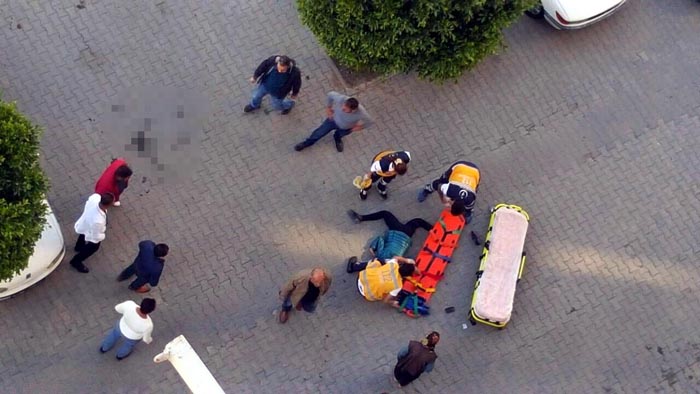 10'uncu kattan aşağı atlamadan önce kapı kapı dolaştı