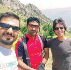 PKK yamaç paraşütü yapan 2 kişiye havadayken ateş etti