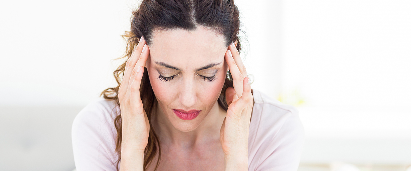 Baş ağrısı nasıl geçer, ilaçsız tedavi mümkün mü? (Elle baş ağrısı tedavisi)