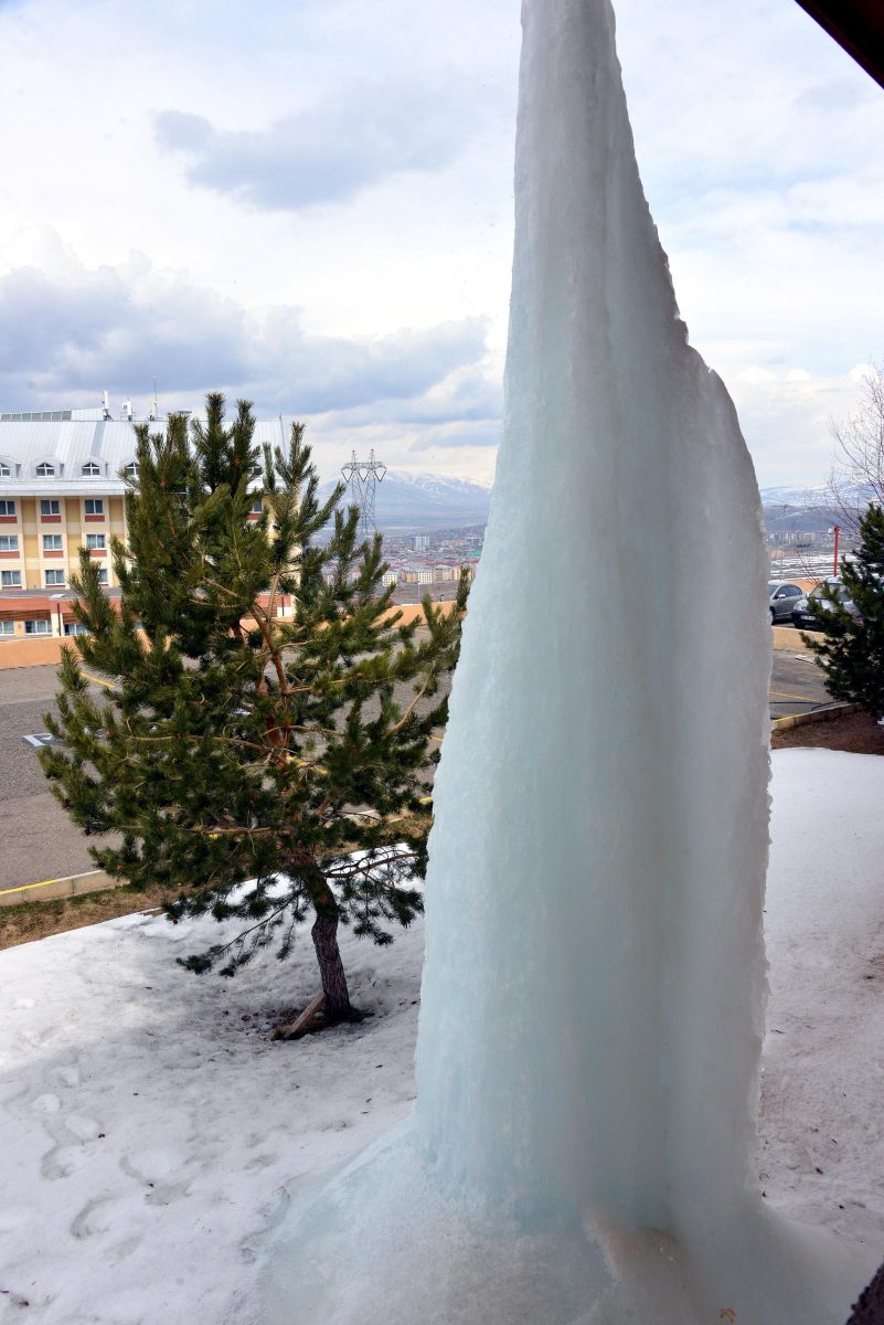 Damlaya damlaya buz dağım oldu