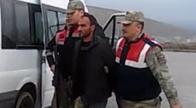 Kayıp diye ihbar ettikleri babalarını öldürüp...