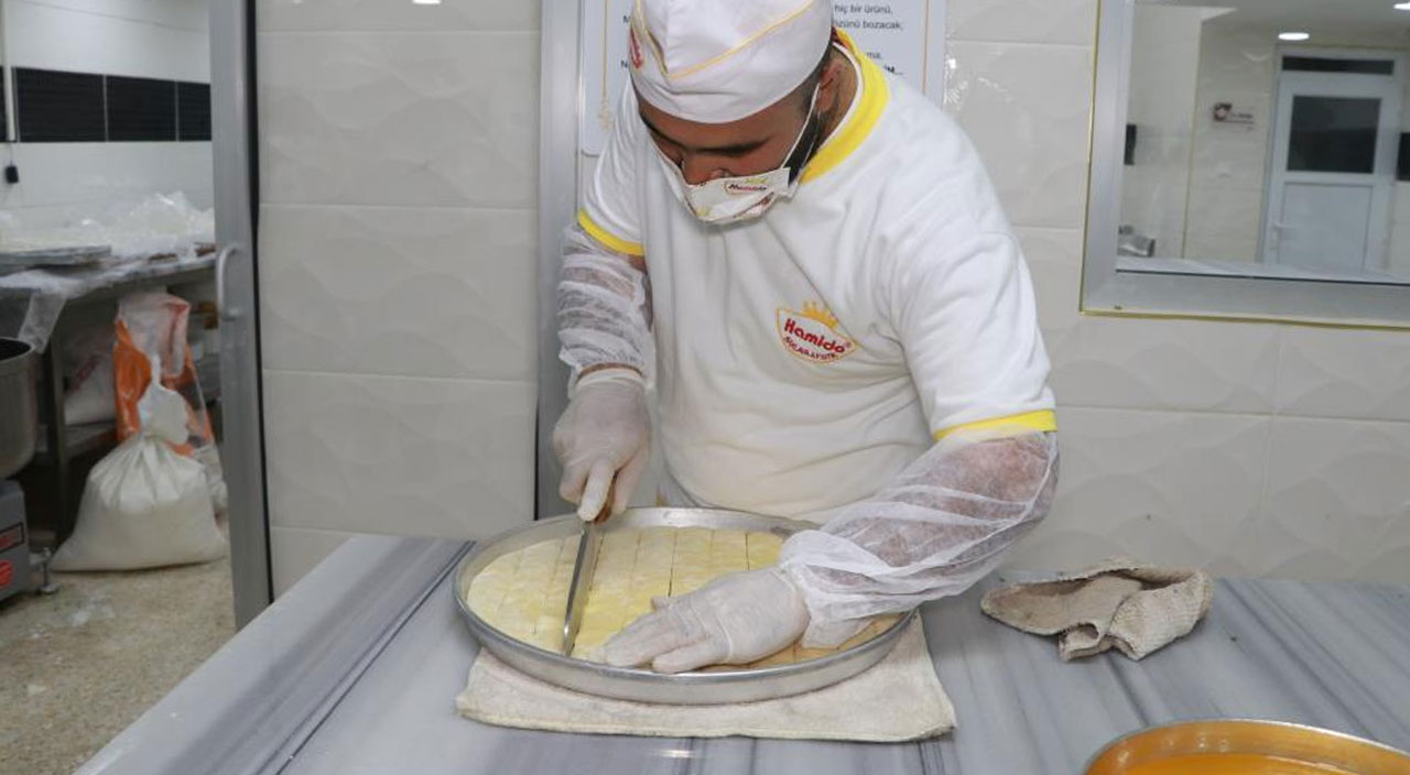Gaziantep’te bayram öncesi  'baklava mesaisi' başladı