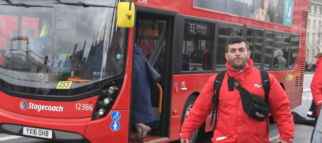 İngiltere'deki saldırıda otobüsün altında kalan kadın Kıbrıs Türkü çıktı