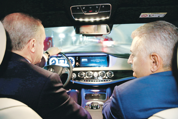 Boğaz'ın altından 2 yaka birleşti