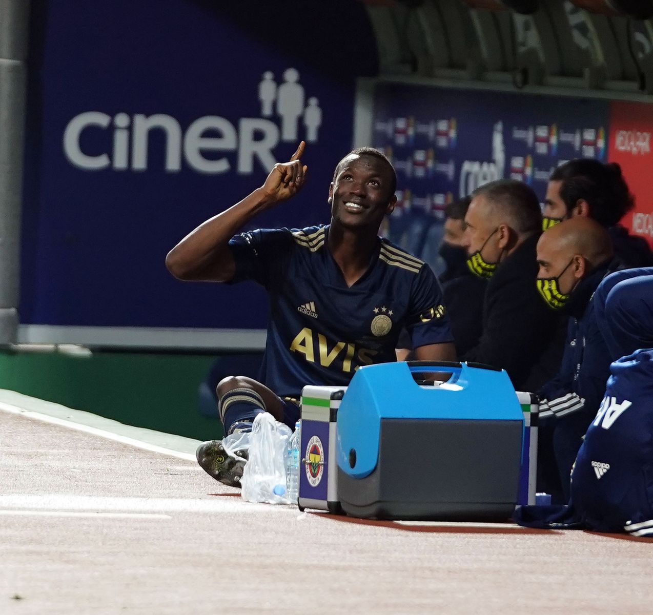 Fenerbahçeli Thiam’dan dikkat çeken hareket