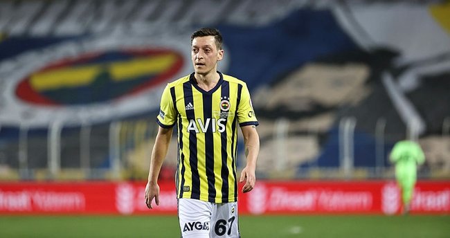 Mesut Özil’den kötü haber! Olympiakos maçında forma giyemeyecek