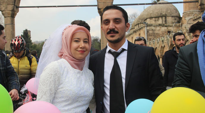 Şanlıurfa’da bisikletli gelin konvoyu