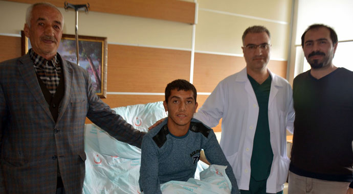 23 yıl sonra dünyaya iki gözüyle baktı