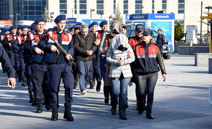 Yasa dışı yollarla sattıkları ilaçlardan 2 milyon TL gelir elde ettiler