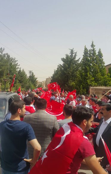 Midyat'ta halk sokağa döküldü