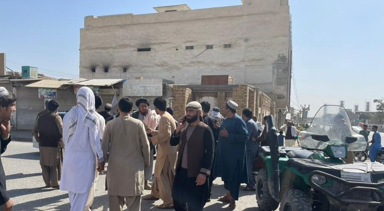 Afganistan'da camiye bombalı saldırı: Çok sayıda ölü ve yaralı var