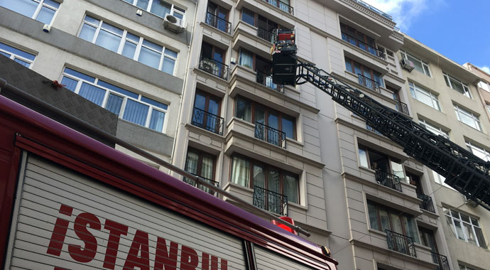 Teşvikiye'de yangın paniği