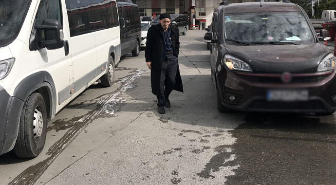 İstanbul’a çamur yağdı, vatandaşlar oto yıkamacılara koştu