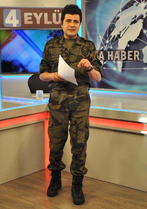 Yayına özel harekat kıyafetiyle çıktı! Yayına özel harekat kıyafetiyle çıktı!