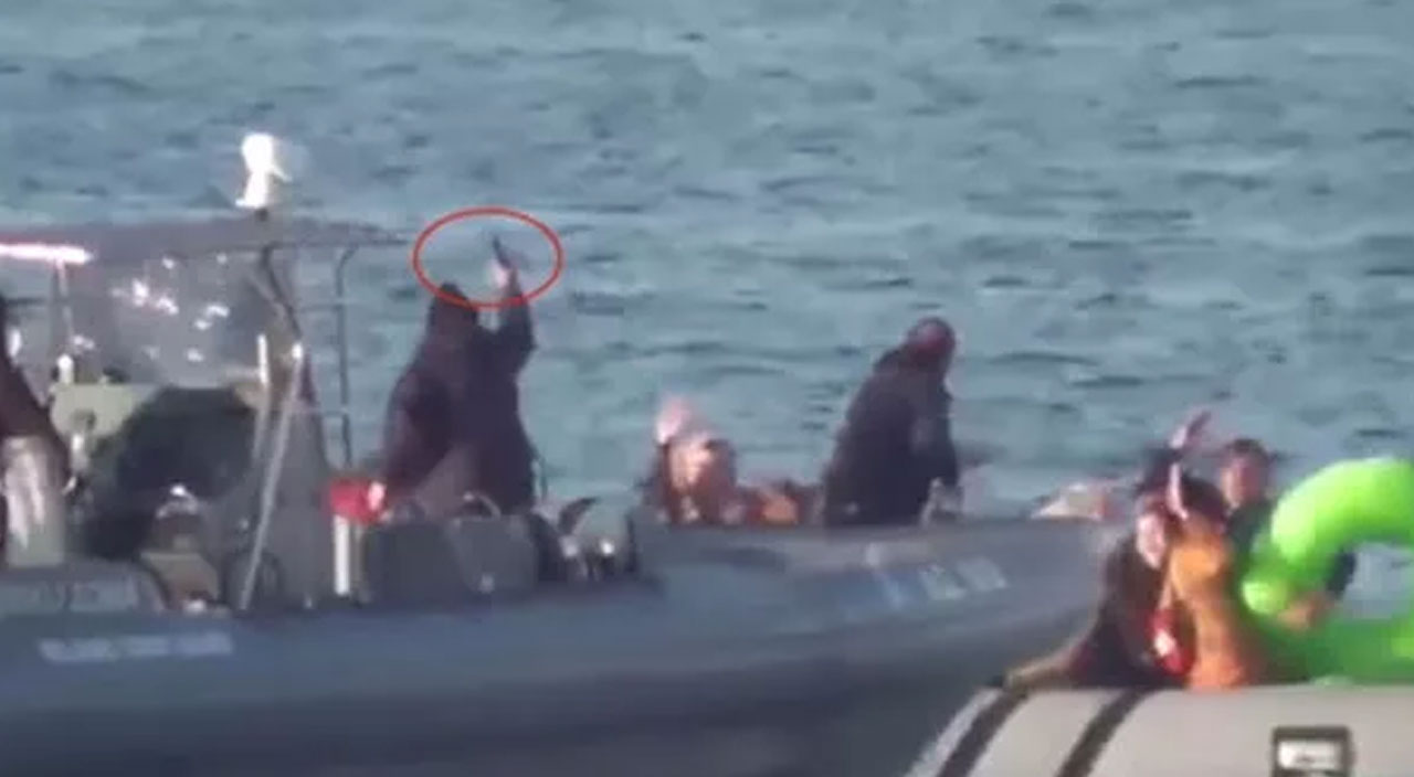 Yunanistan göçmen botunu batırmak için ateş açtı