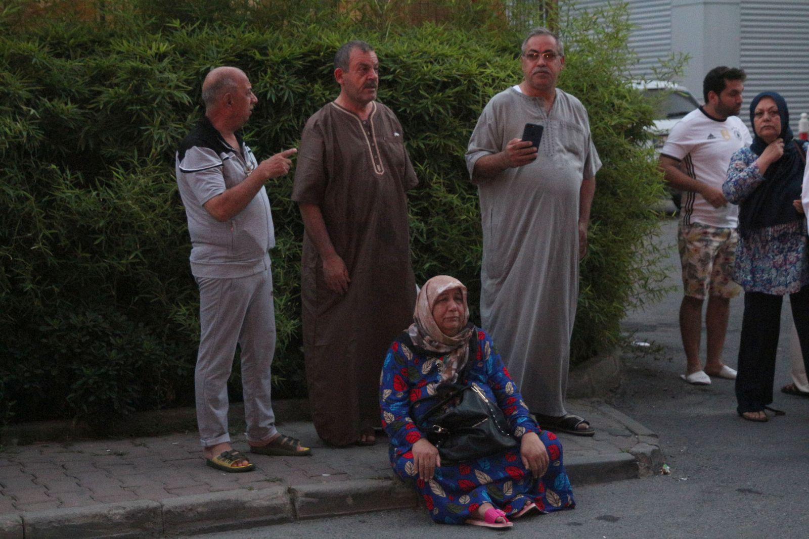 Bayrampaşa’da bit otelde yangın paniği