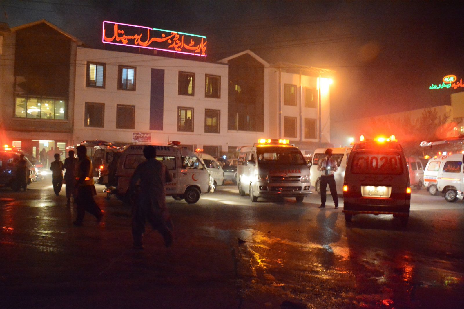 Pakistan'da bombalı saldırı! 15 kişi hayatını kaybetti, 30 kişi yaralandı