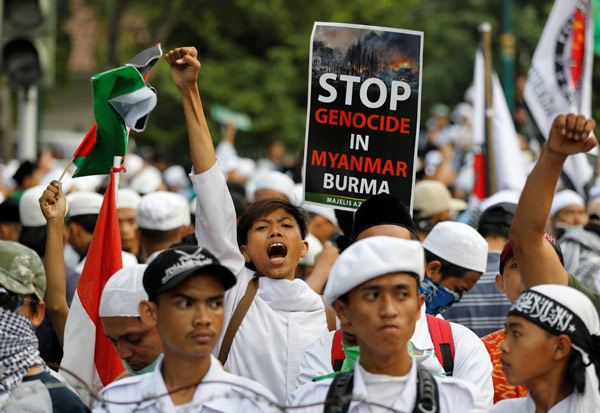 Myanmar'da katliamdan kaçanların sayısı 146 bine çıktı