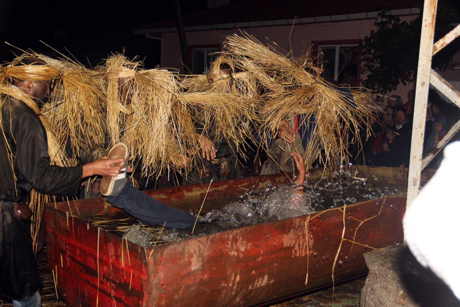 Damat olmak için bunu yapıyorlar!