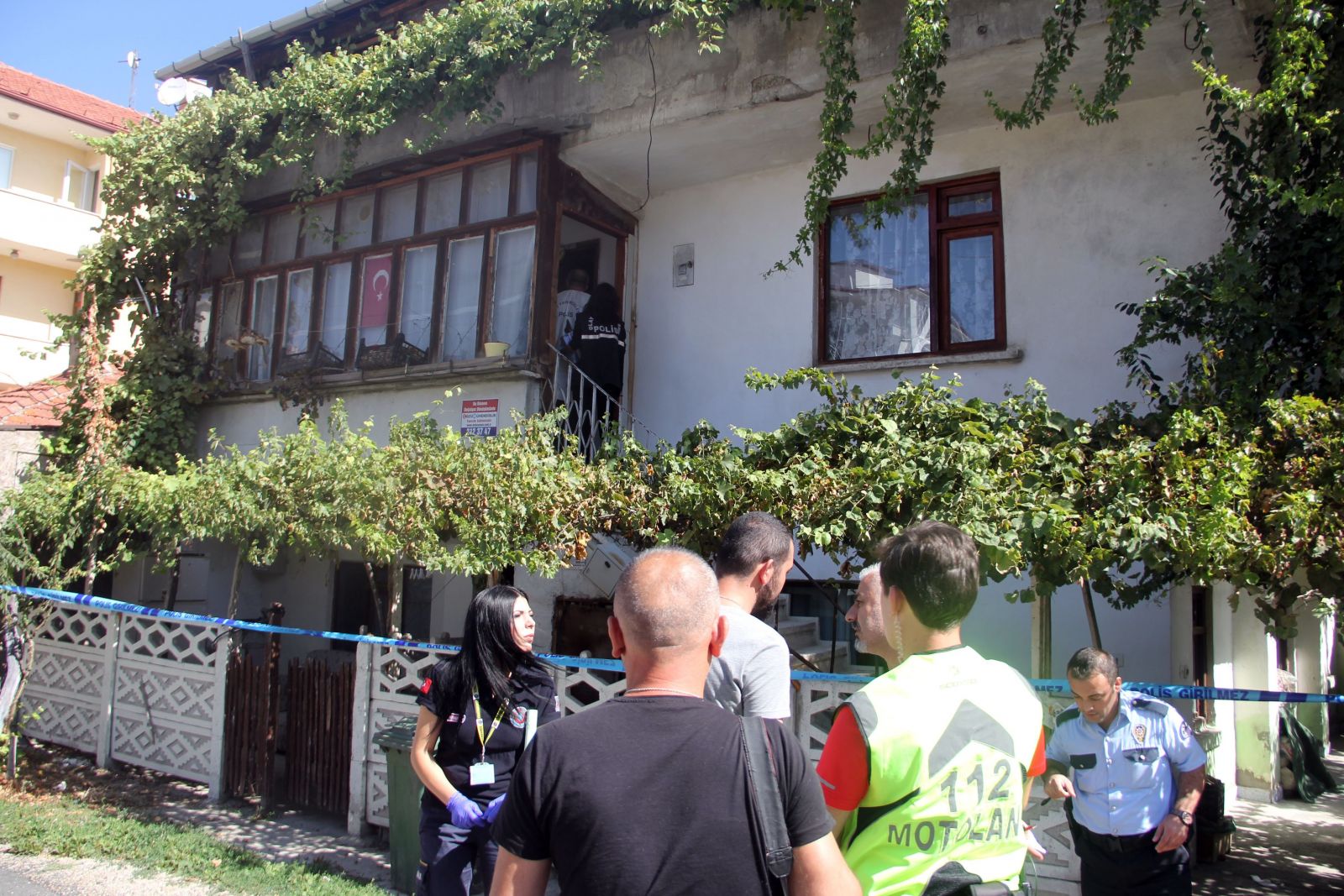 Miras tartışmasında eşini öldürdü!