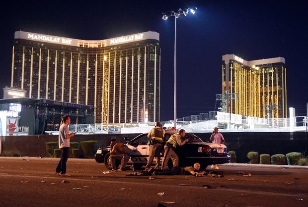 Las Vegas'ta konsere silahlı saldırı: 58 ölü