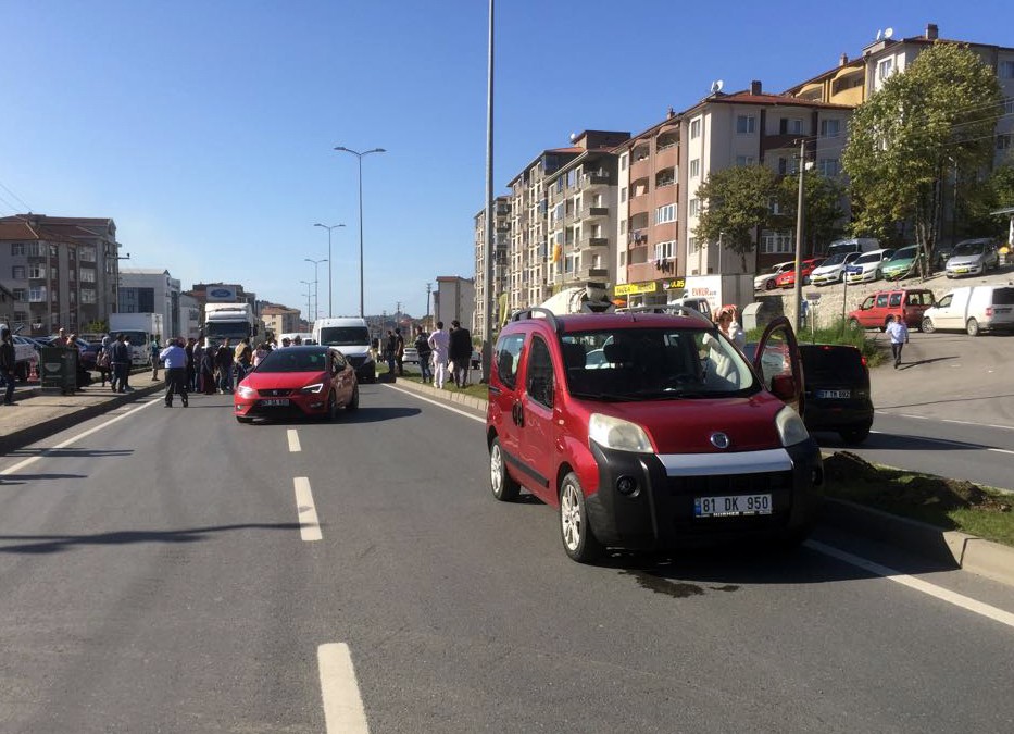 Kamyonetin kadına çarpma anı kamerada